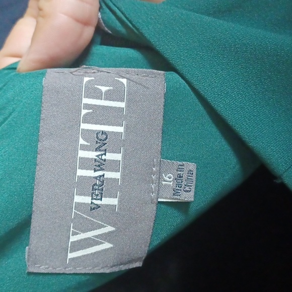 Vera Wang White Emerald Green Maxi Gown, one shoulder,  belted, front slit - Picture 10 of 12